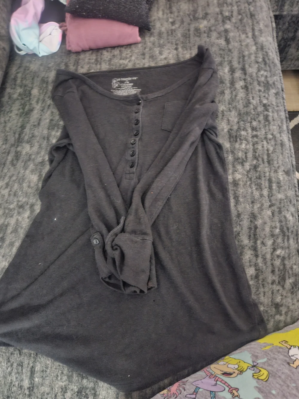 No Boundaries Black Long-Sleeve Henley Top - Picture 2 of 2